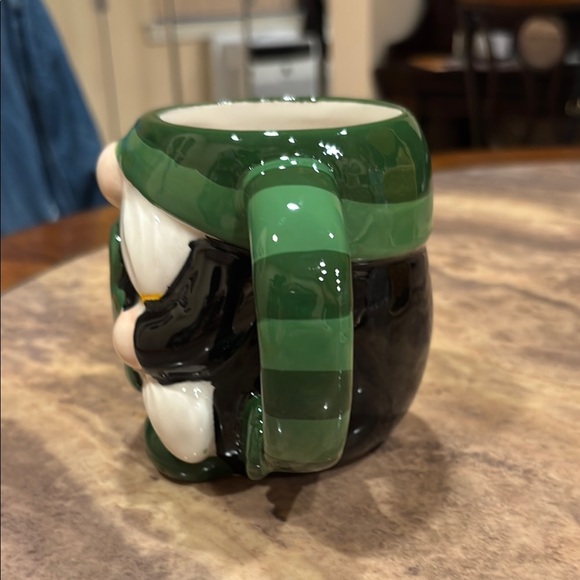 Gnome with Shamrock Mug
Adorable Irish Accent
Excellent Condition - Picture 3 of 9